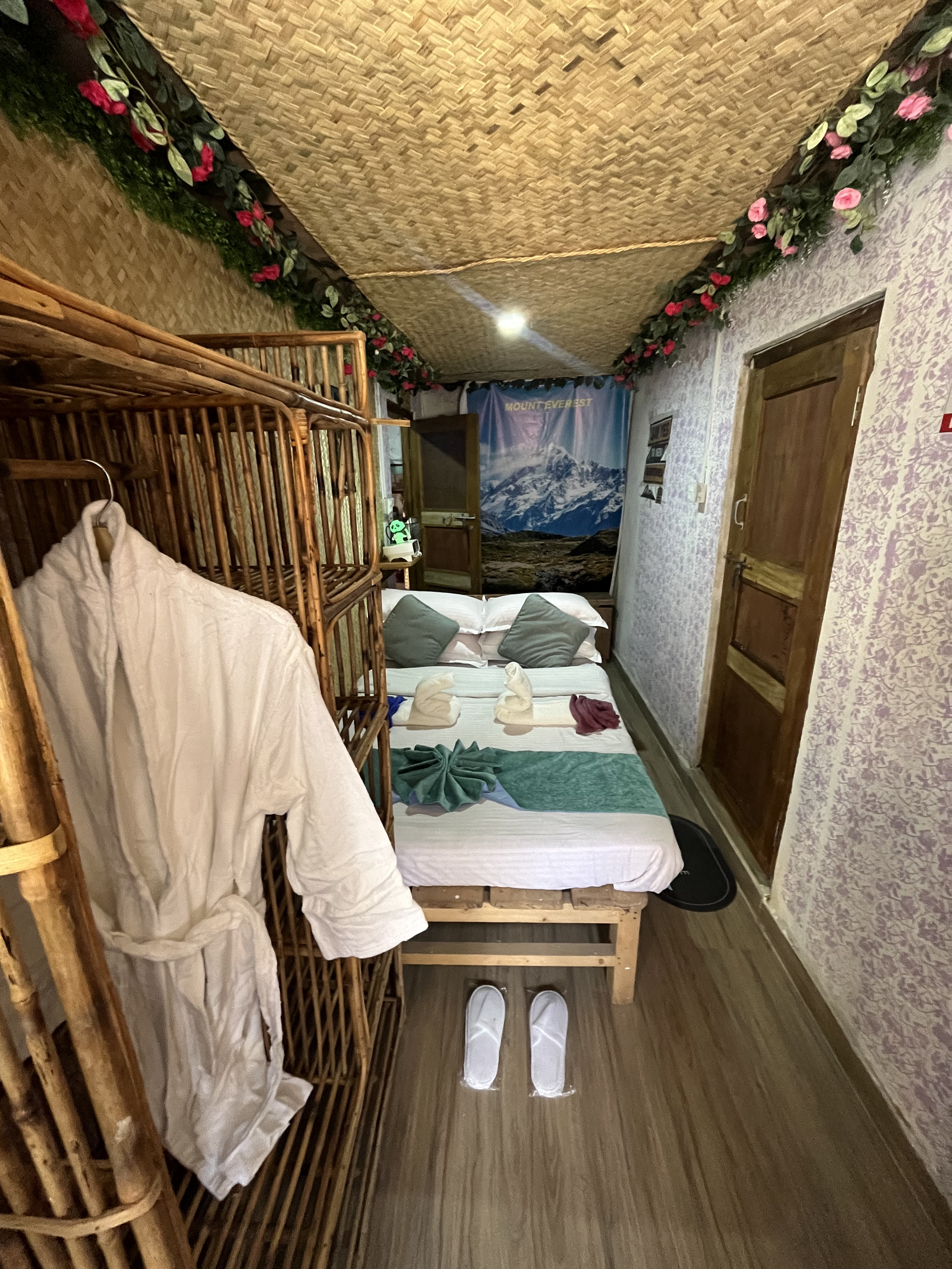Deluxe Suite Room - Image 1